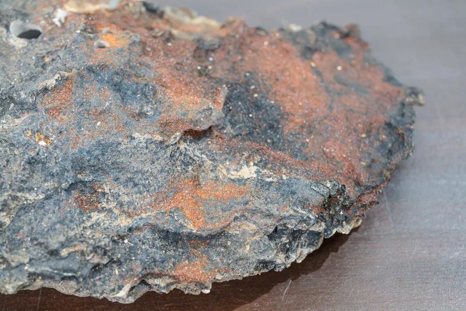 Felskreation Slab No. 48 – Patina im Detail
