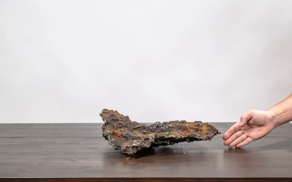 Felskreation Slab No. 48 – Seitliche Gesamtansicht