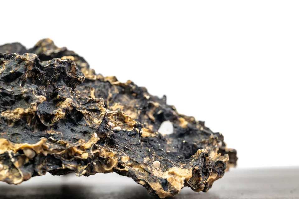 Rock creation Slab No. 59 — Patina and edge