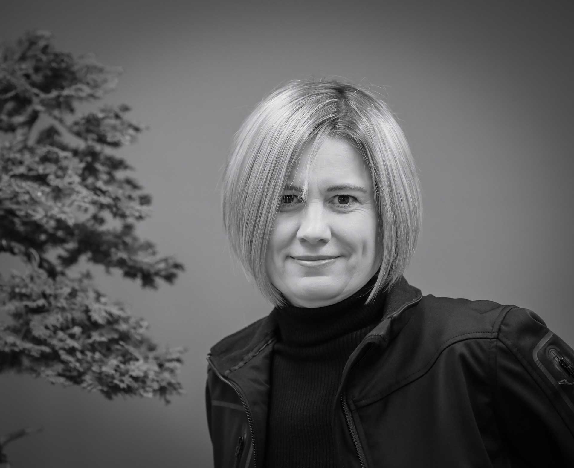 Ilona Ilyés aus Ungarn, Mitbegründerin von Bonsai Kreativ und langjährige Unterstützerin der Bonsai-Kunst.